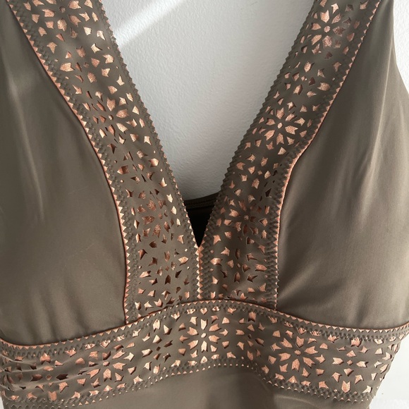 Luxury swim suite - Picture 5 of 9